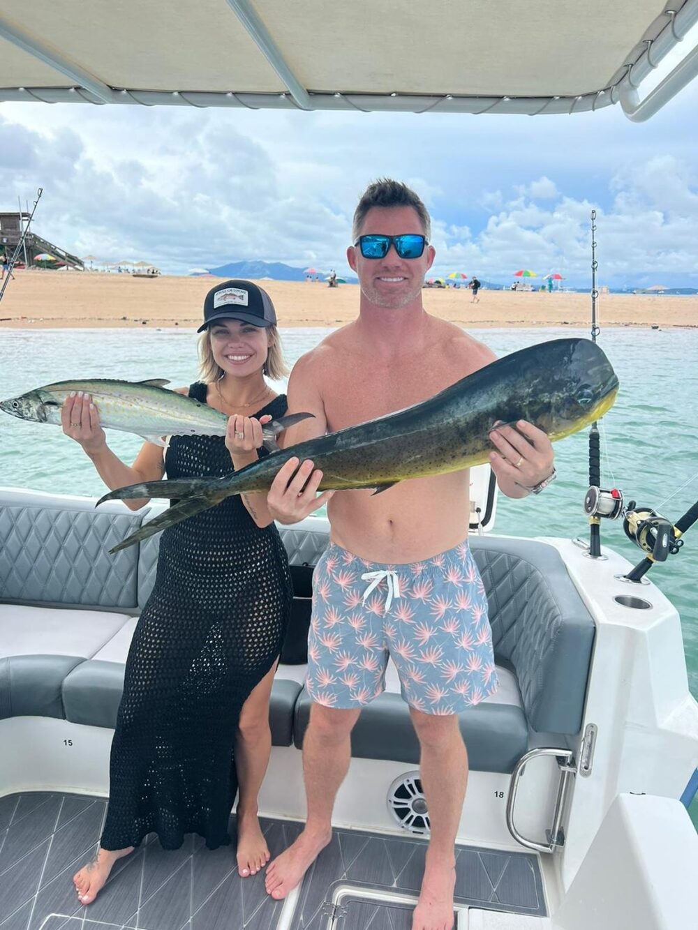 Todomar 38' Boat Fishing Charter in Panama City - Private Tours for 15 Passengers - Image 2