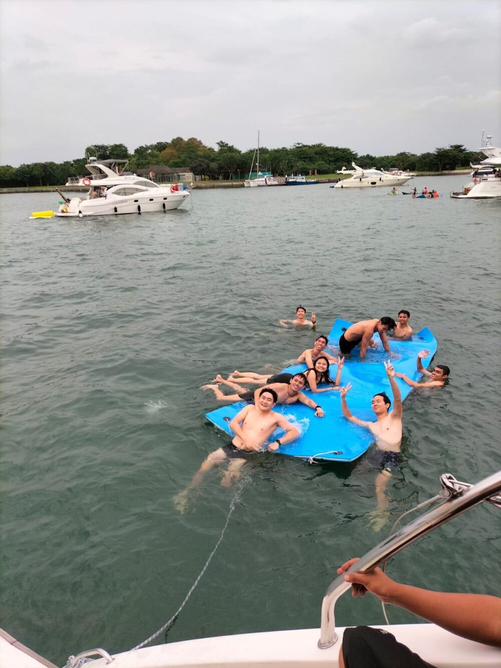 Luxury Keppel Bay Yacht Rental: Valencia 51ft Leopard Catamaran Experience in Singapore - Image 4