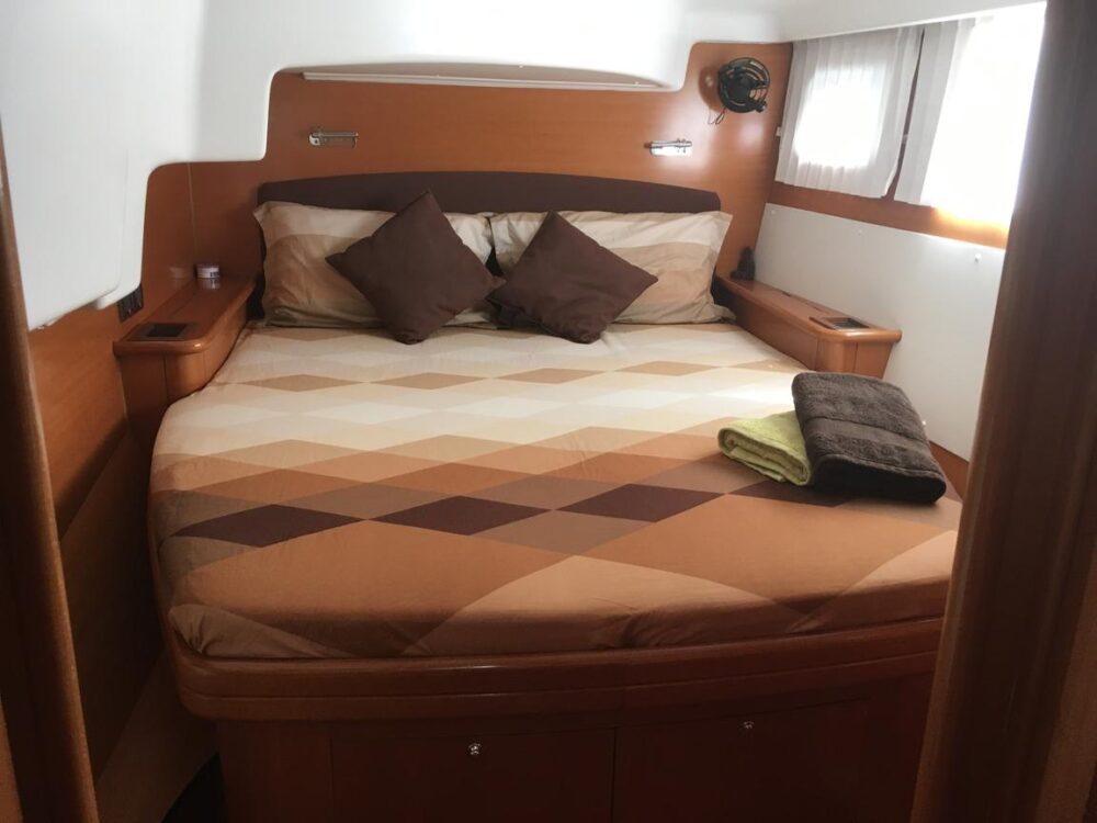 Catchy Catamaran for a Comfy Cruise in El Nido or Coron, MIMAROPA - Imagen 4