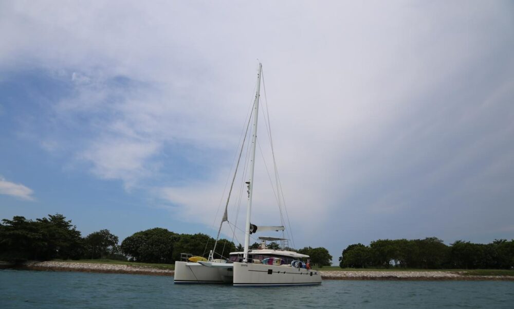 Sunreef 62 Luxury Sailing Catamaran | Charter in Singapore for up to 45 Guests - Imagen 18