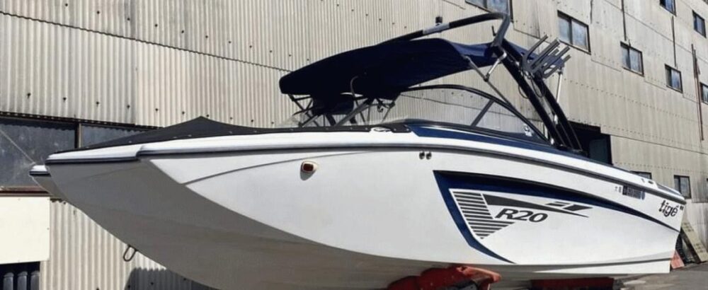 Private charter: Wakesurfing- Enjoy endless wave!! - Image 4