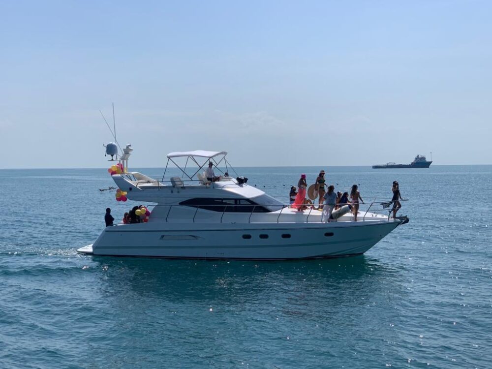 48' Azimut | Taboga or Pearl Islands | Capacity for 16 - Image 20
