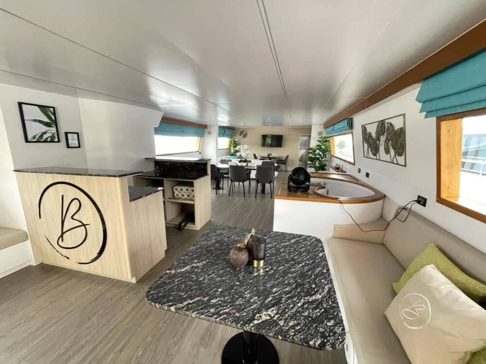 Luxury Yacht Rental Pattaya - 110ft Bliss Superyacht with Captain & Water Toys - Imagen 7