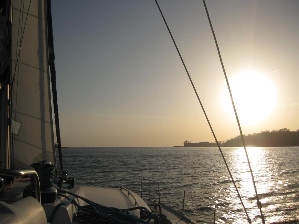 Catchy Catamaran for a Comfy Cruise in El Nido or Coron, MIMAROPA - Imagen 2