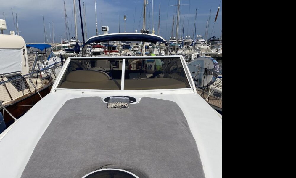 Luxury Princess V40 Motor Yacht Charter in Beaulieu-sur-Mer - French Riviera - Imagen 11