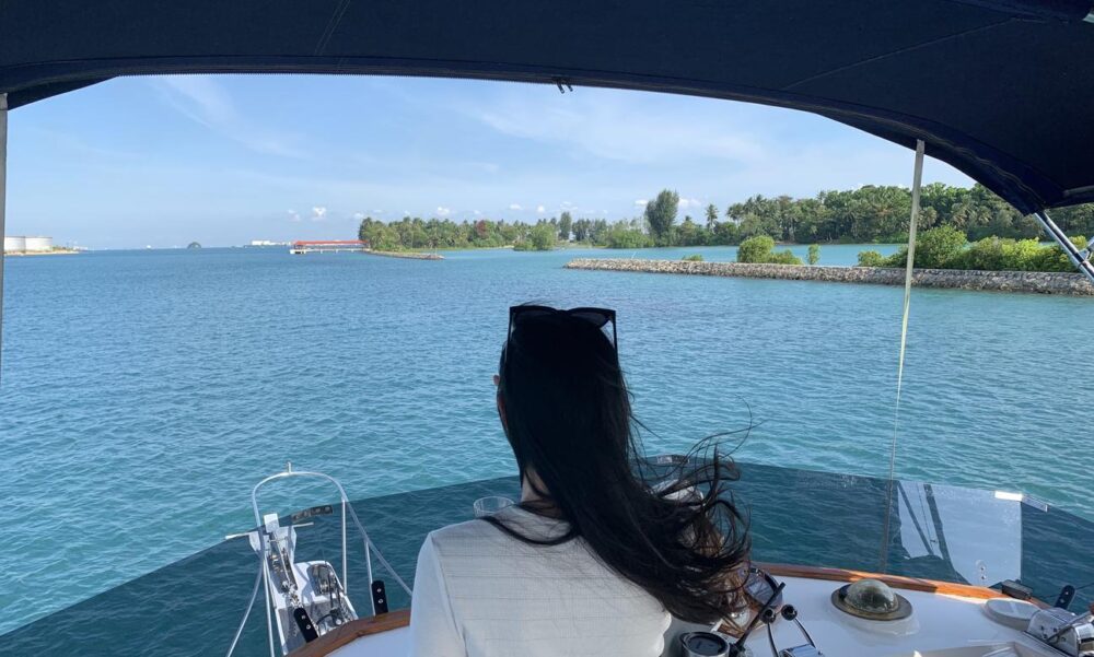 Luxury Grand Banks 42 Yacht Charters in Singapore with Professional Captain - Image 17