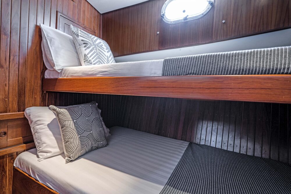 Grand Banks 53ft Yacht Charter in Phuket - Imagen 9