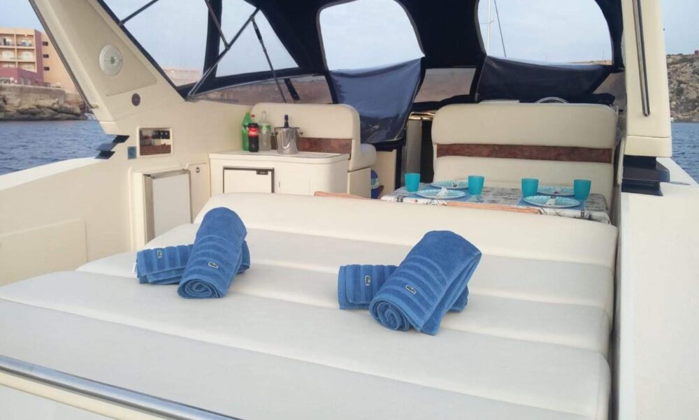 41' Ilver Mirable Motor Yacht Rental in Mellieha, Malta - Image 12