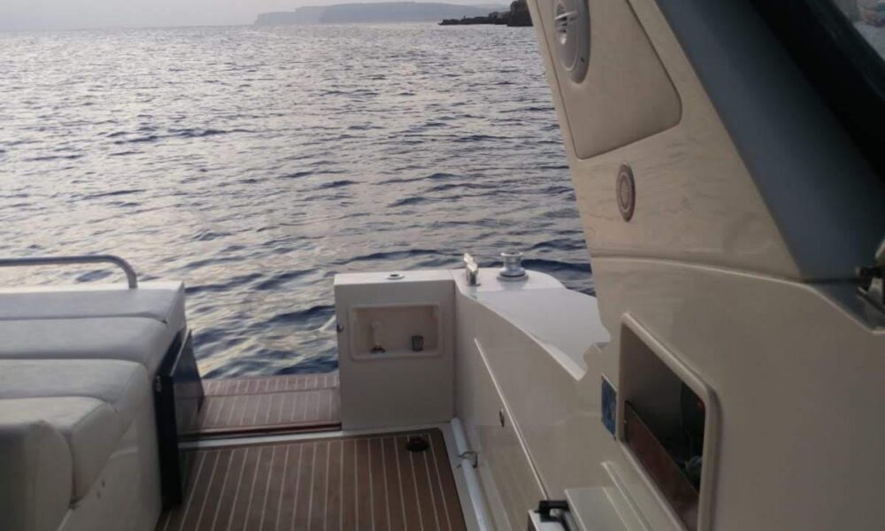 41' Ilver Mirable Motor Yacht Rental in Mellieha, Malta - Image 8