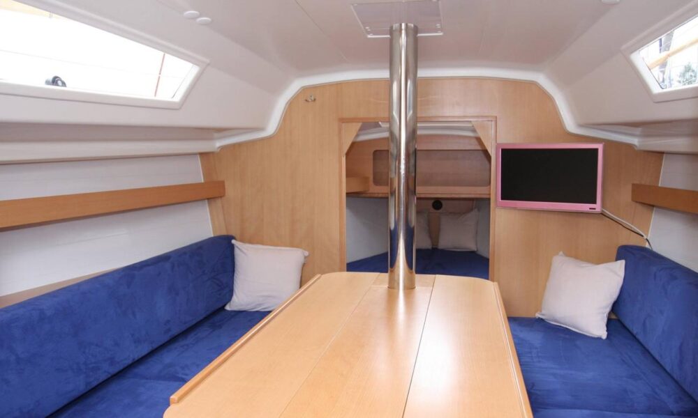 Phila 900 Cruising Monohull Rental in Giżycko, Poland - Imagen 5