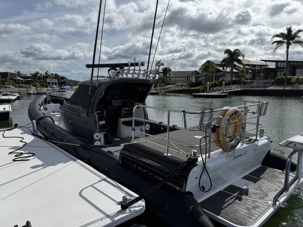 Explore in Style on a 45ft Record-Holding Powerboat - Image 8