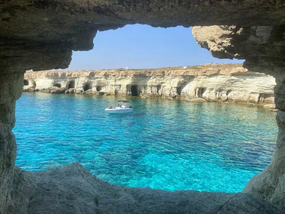 19 ft Ranieri Center Console for Rent in Paralimni, Cyprus - Image 6