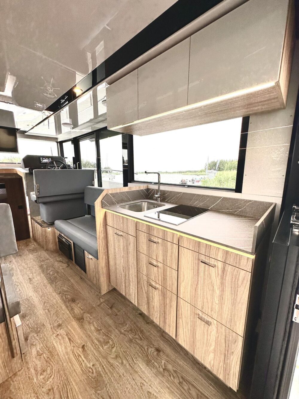 Maestro 42 Cobra Yacht - 2024, 80KM - Imagen 2