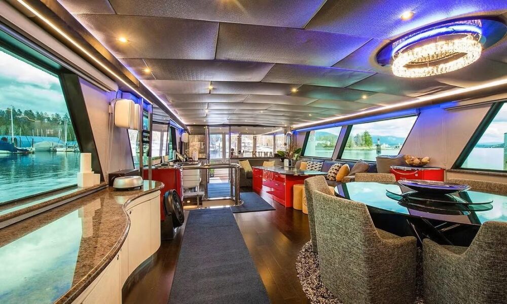 Charter the 92ft Hatteras Yacht in Vancouver for Exclusive Luxury Adventures - Image 5