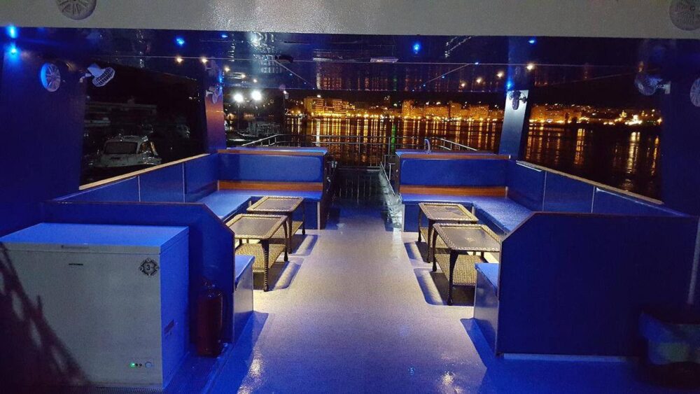 Delta Queen - House Boat - up to 12 people can sleep in separate room - Imagen 4