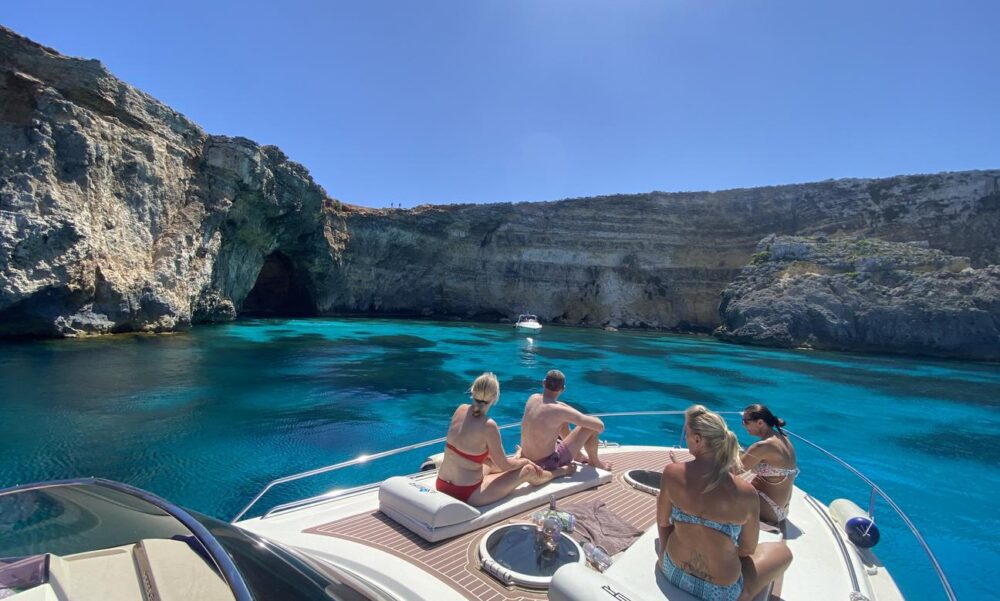 41' Ilver Mirable Motor Yacht Rental in Mellieha, Malta - Image 16