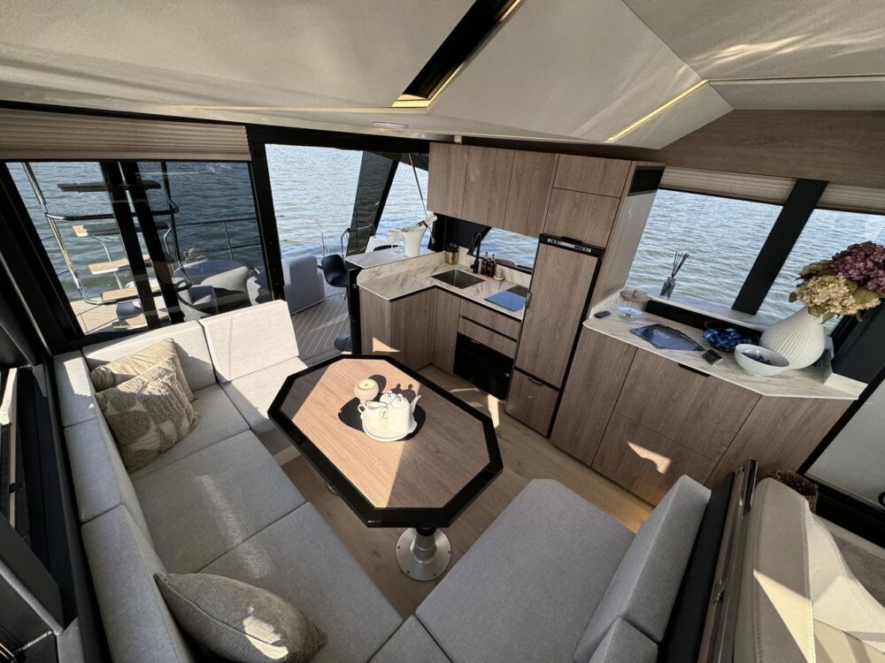 Champion 41 Motor Yacht, 2025 Model, 80HP - Image 8
