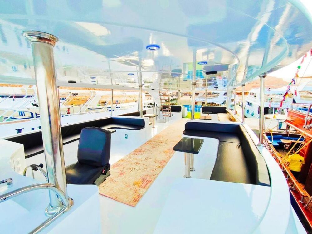 YACHT Daily Rent in SHARM EL SHEIKH with Seafood, drinks, Staff &FREE Transfer - Imagen 5