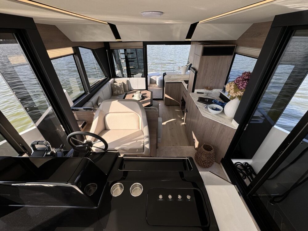 Champion 41 Motor Yacht, 2025 Model, 80HP - Image 7