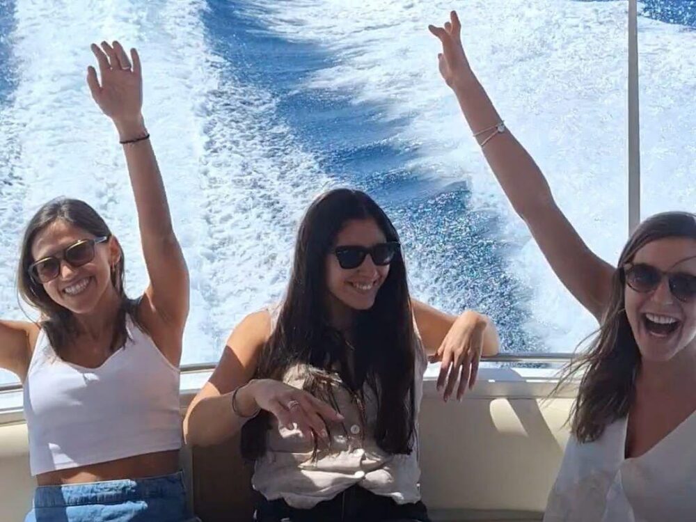 Private Day Trip - Air-Conditioned Cabin Cruiser - Fun, Stylish, Comfortable - Image 2