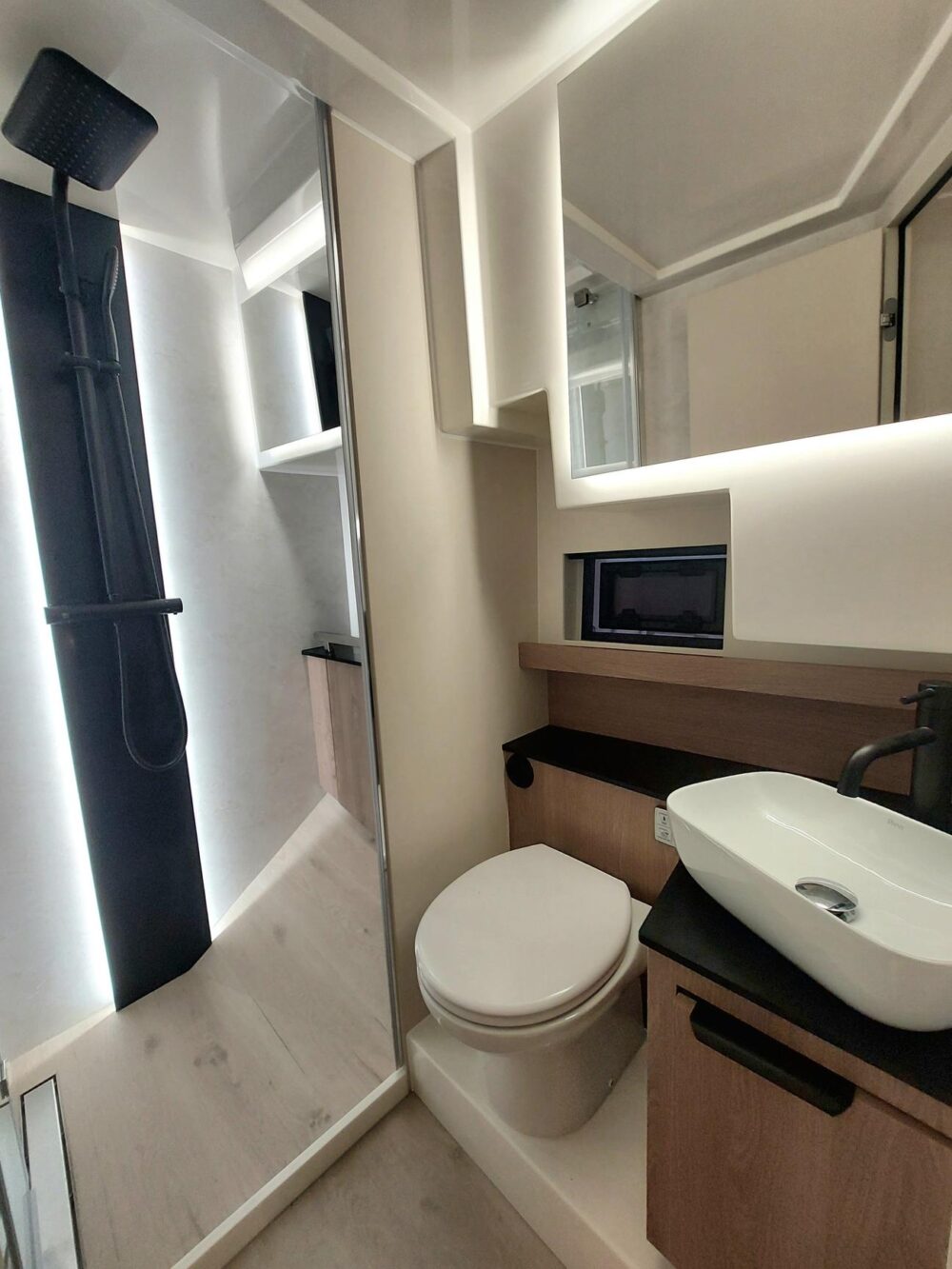 Champion 41 Motor Yacht, 2025 Model, 80HP - Image 6