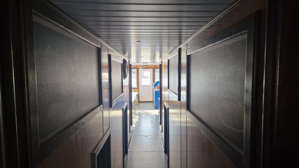 Delta Queen - House Boat - up to 12 people can sleep in separate room - Imagen 11