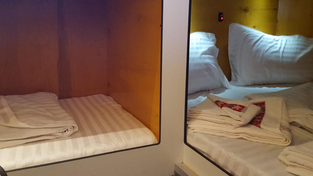 Delta Queen - House Boat - up to 12 people can sleep in separate room - Imagen 8