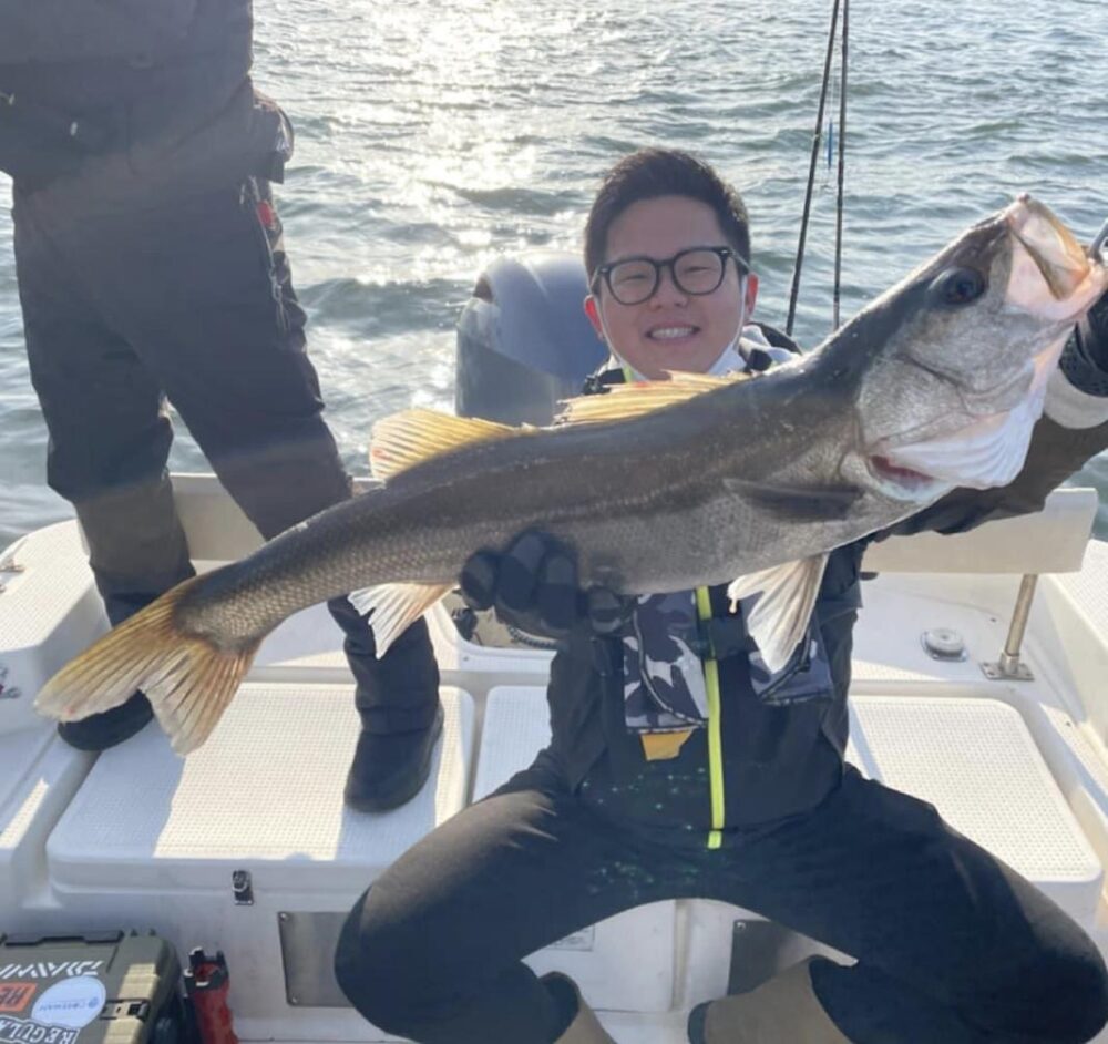 Fishing Charter at Osaka Bay!! Available for both inshore and offshore fishing!! - Image 4