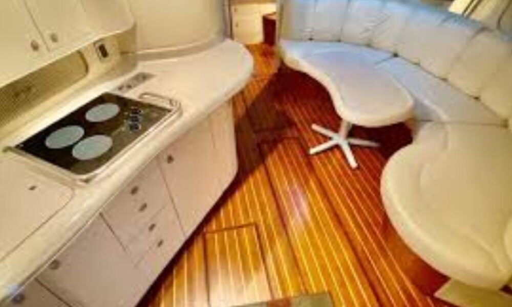 40 ft Searay Sundancer in Grand Cayman - Image 3