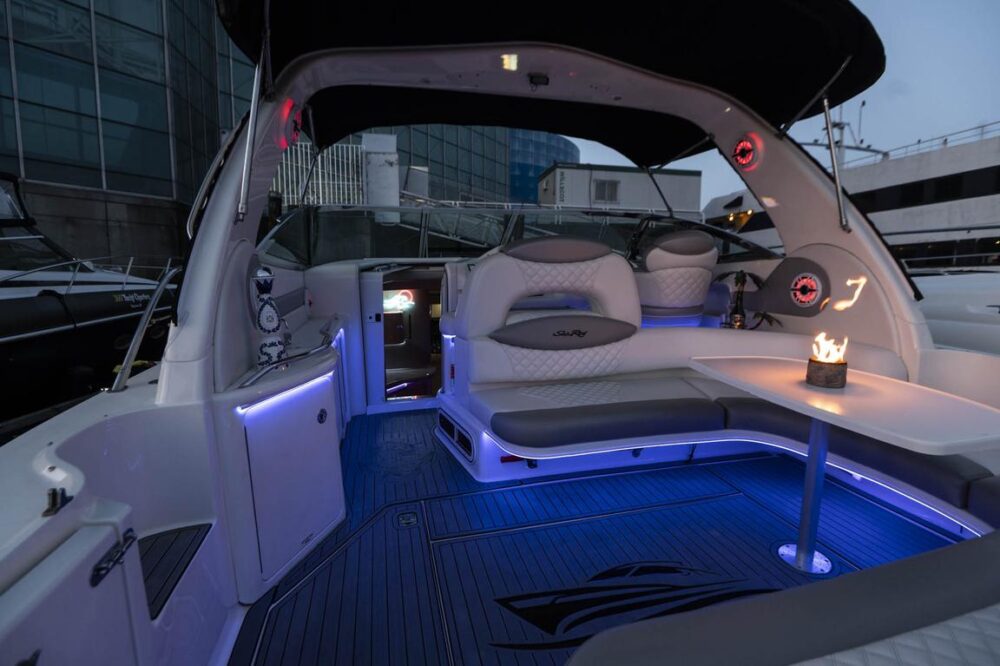 42ft Exclusive Luxury Yacht Downtown Vancouver - Image 16