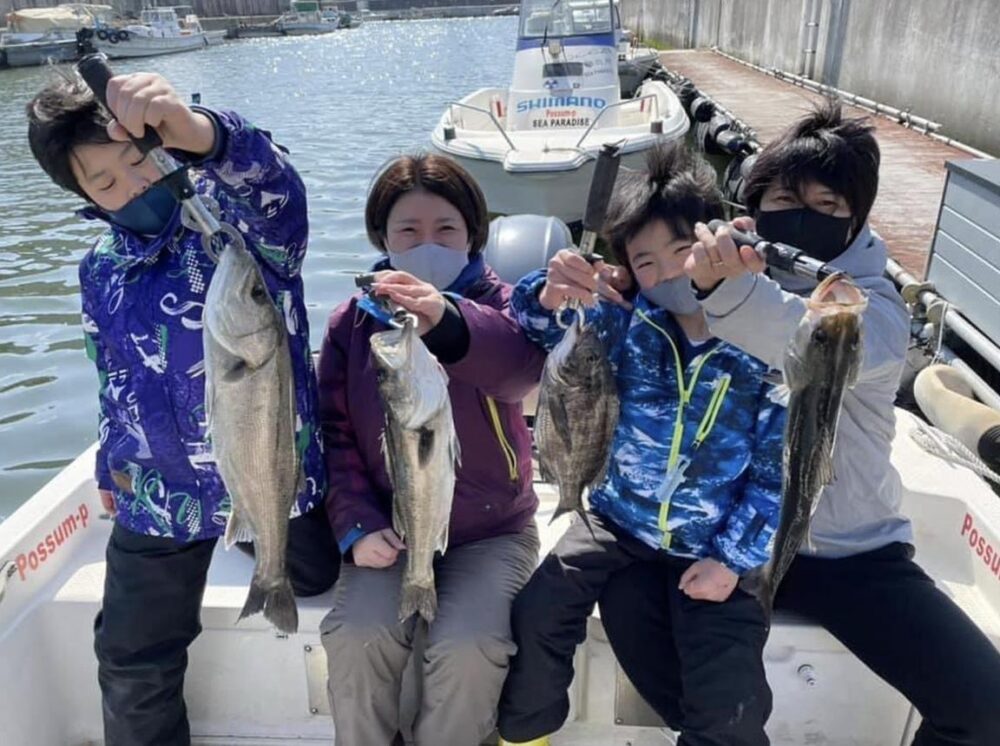 Fishing Charter at Osaka Bay!! Available for both inshore and offshore fishing!! - Image 3