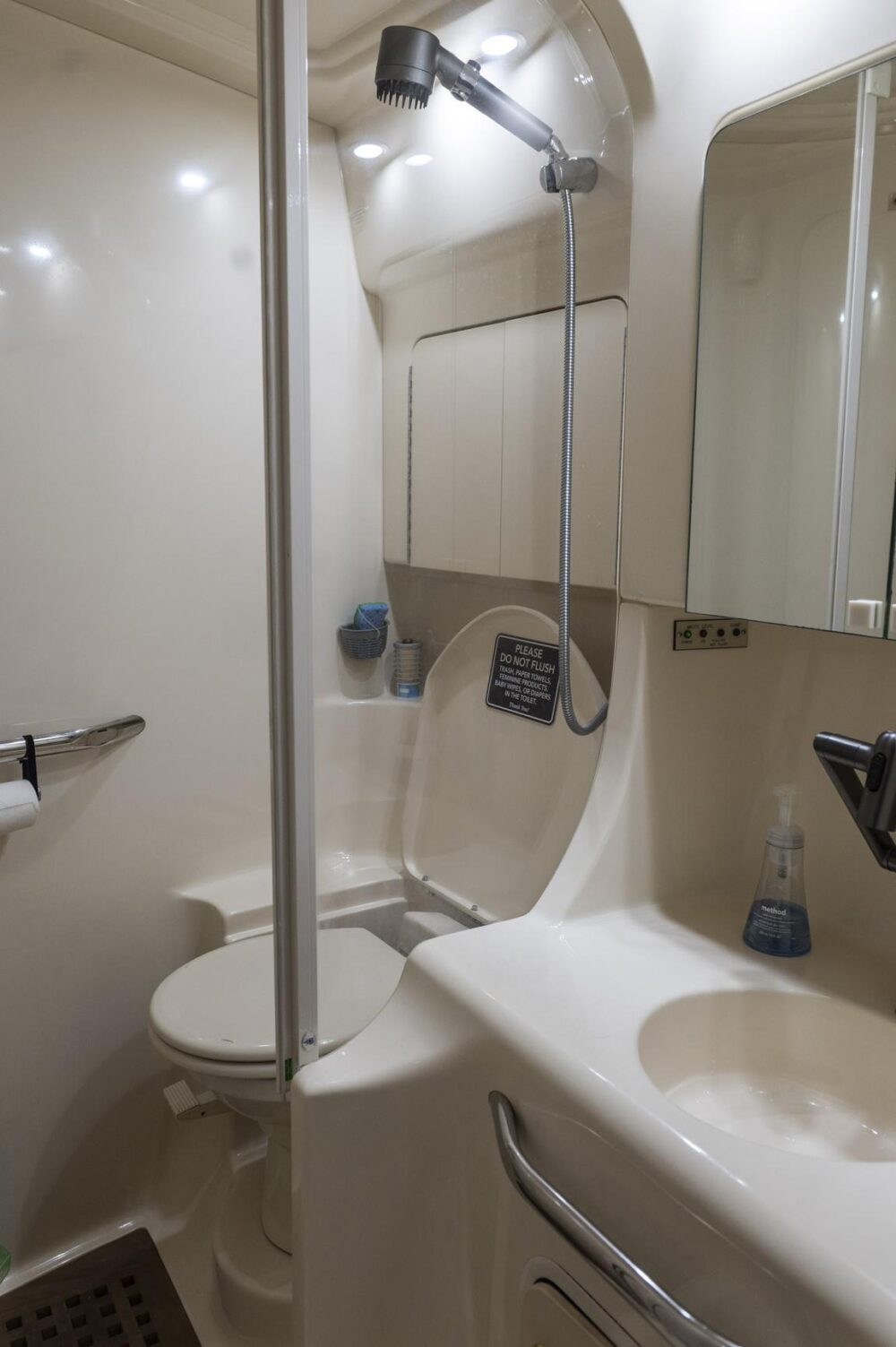 42ft Exclusive Luxury Yacht Downtown Vancouver - Image 2