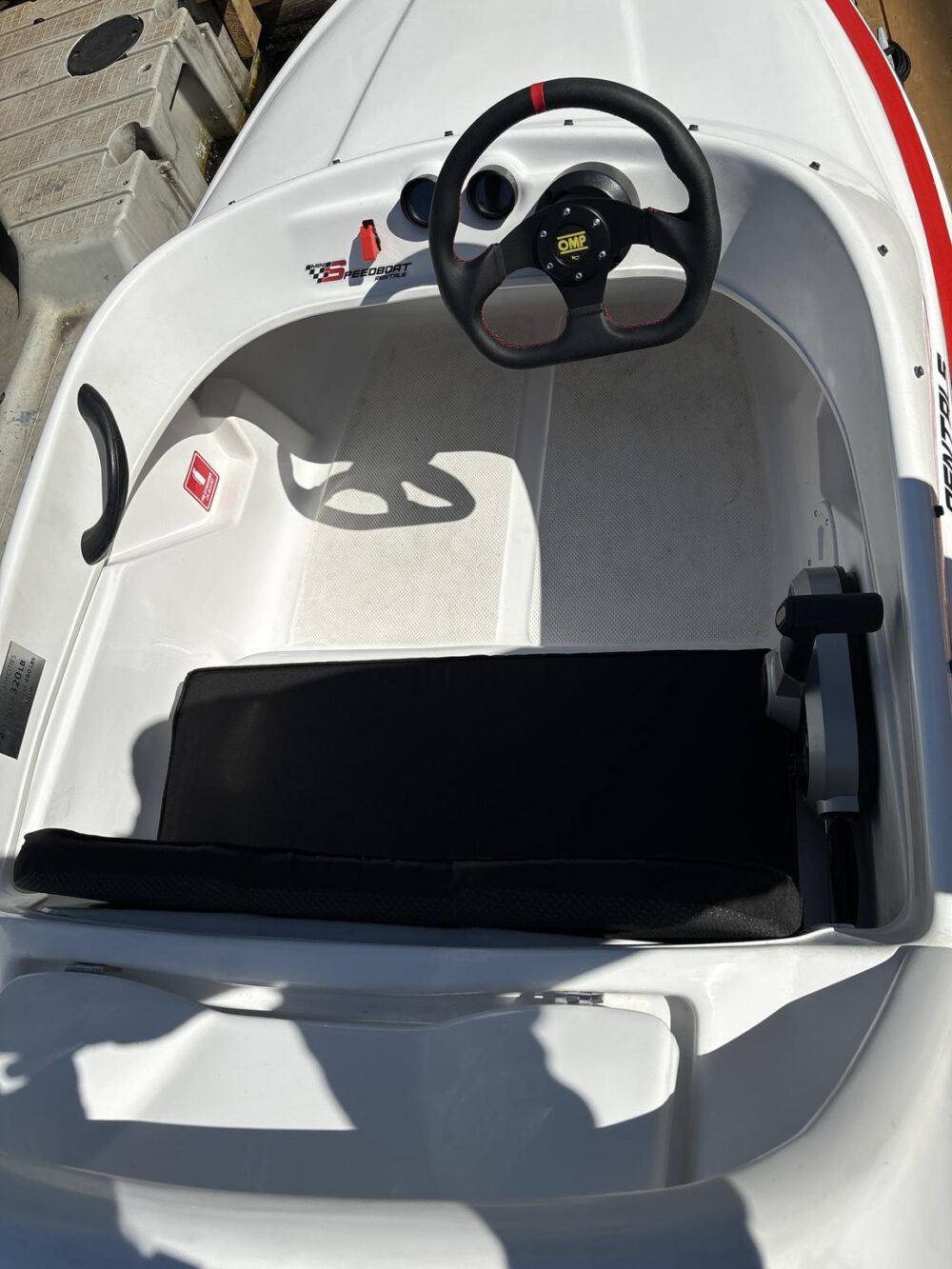 Mini Speedboat Rentals in Downtown Vancouver - Captain Your Own Adventure - Image 2