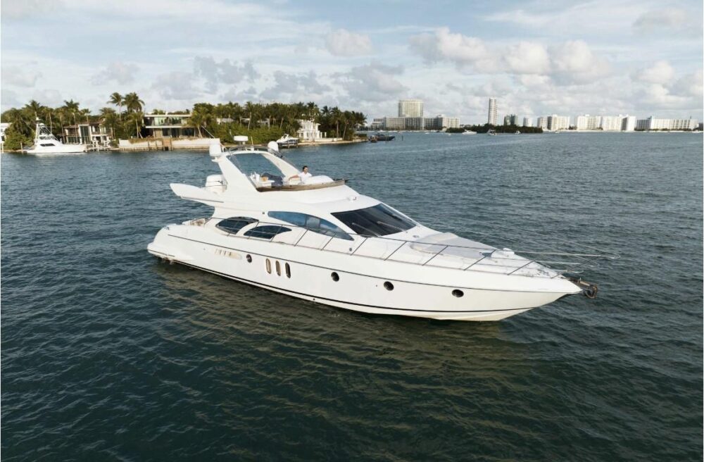 Miami Finest!! 70ft Luxury Yacht Azimut Flybridge Jet Skis