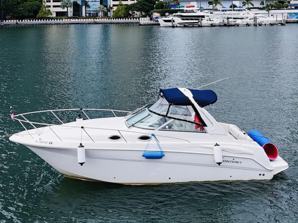 Luxury 32ft Monterey Yacht - Private Miami River Cruises for Groups of 10