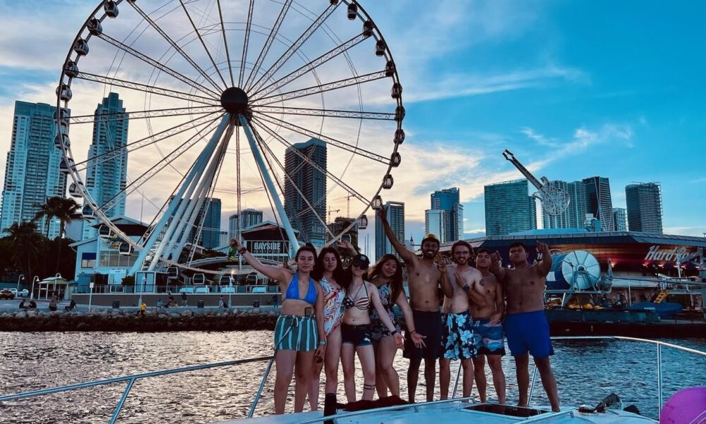 Celebrate with Yacht Party & Sightseeing in Miami Beach — up to 34 Guests! - Imagen 18