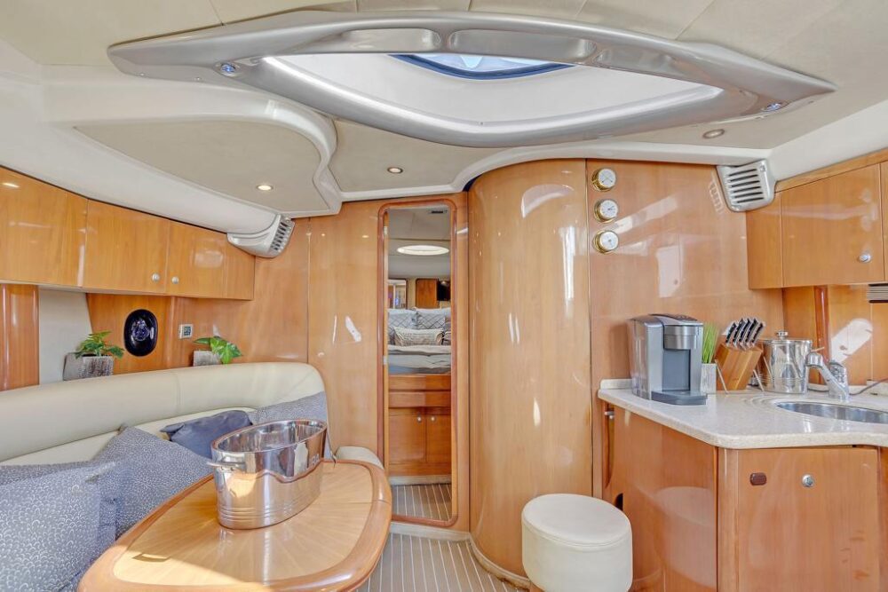 LUXURY YACHT Cruise & Save – 1 Free Hour or FREE Jetski from Monday to Thursday! - Imagen 8
