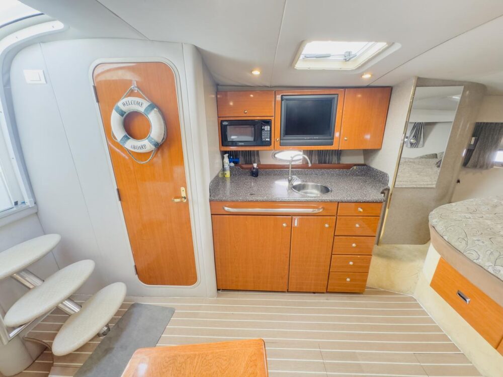Enjoy your day with with our Formula 40ft Yacht - Up to 13 people in Miami! - Imagen 27
