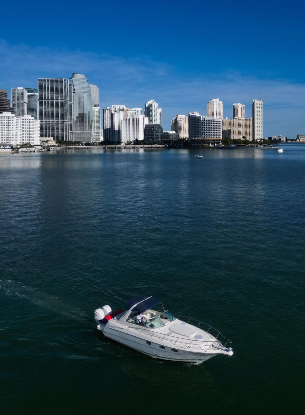 37ft Monterey Yacht | Experience Miami: Big Discounts Available! Inquire Now! - Imagen 25