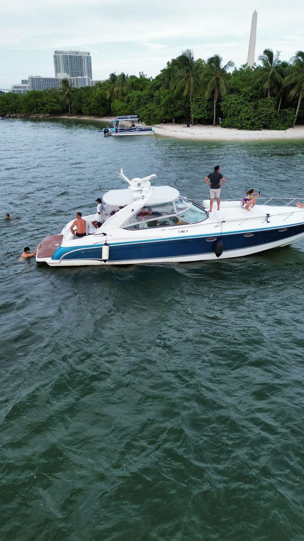 Enjoy Miami in 42ft Formula for Charter! Sightseeing and More! - Imagen 5