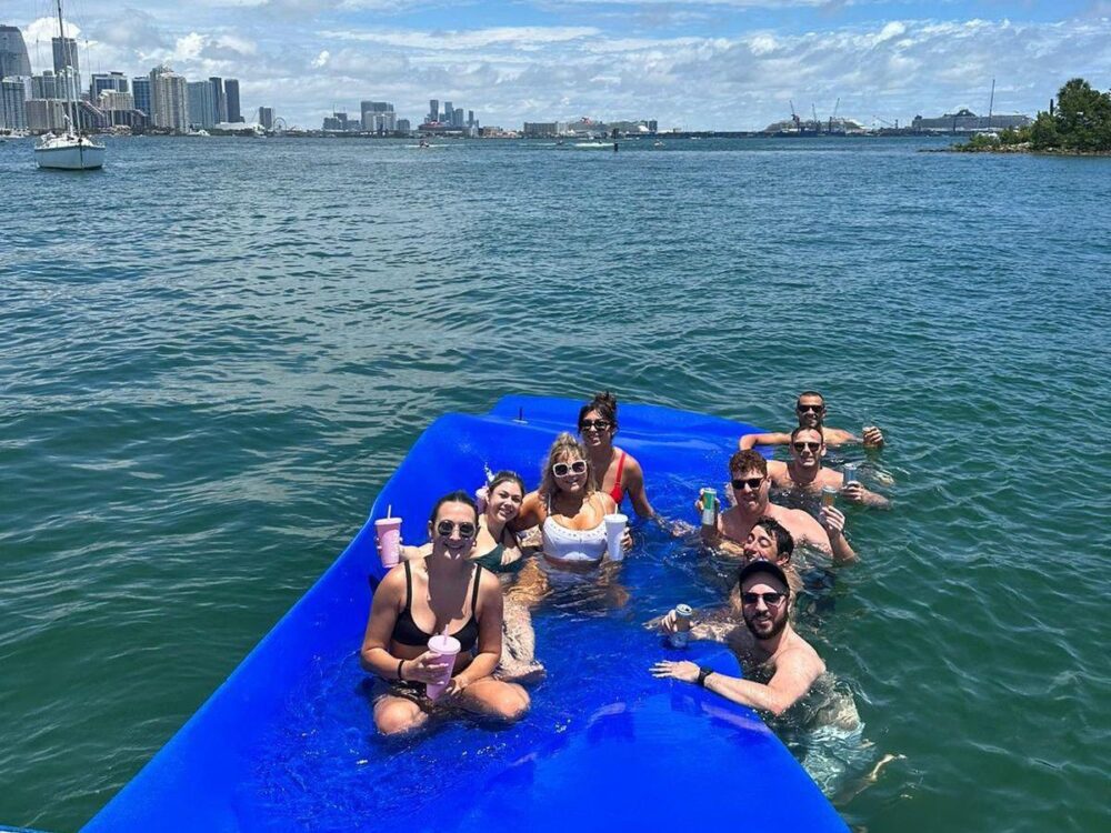 Enjoy Miami In 50FT SUNSEEKER MANHATTAN! - Imagen 38