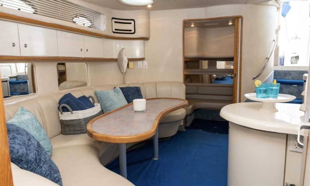 Sea Ray 50' Private Yacht Charter in Miami - Get 1 Hour Free Monday-Thursday - Imagen 8