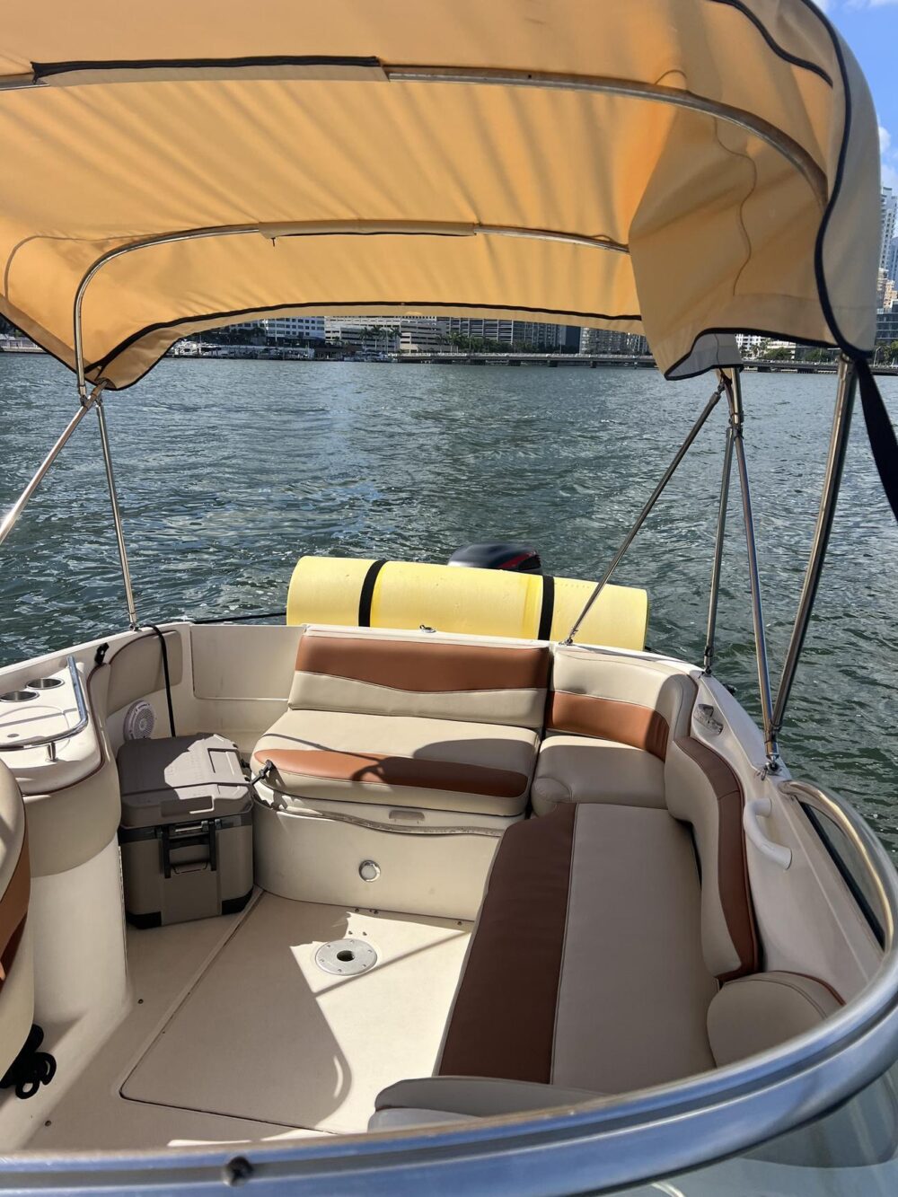 The Best Deal in the Market! Sea Ray Sundeck 26' – Fun at an Unbeatable Price! - Imagen 10