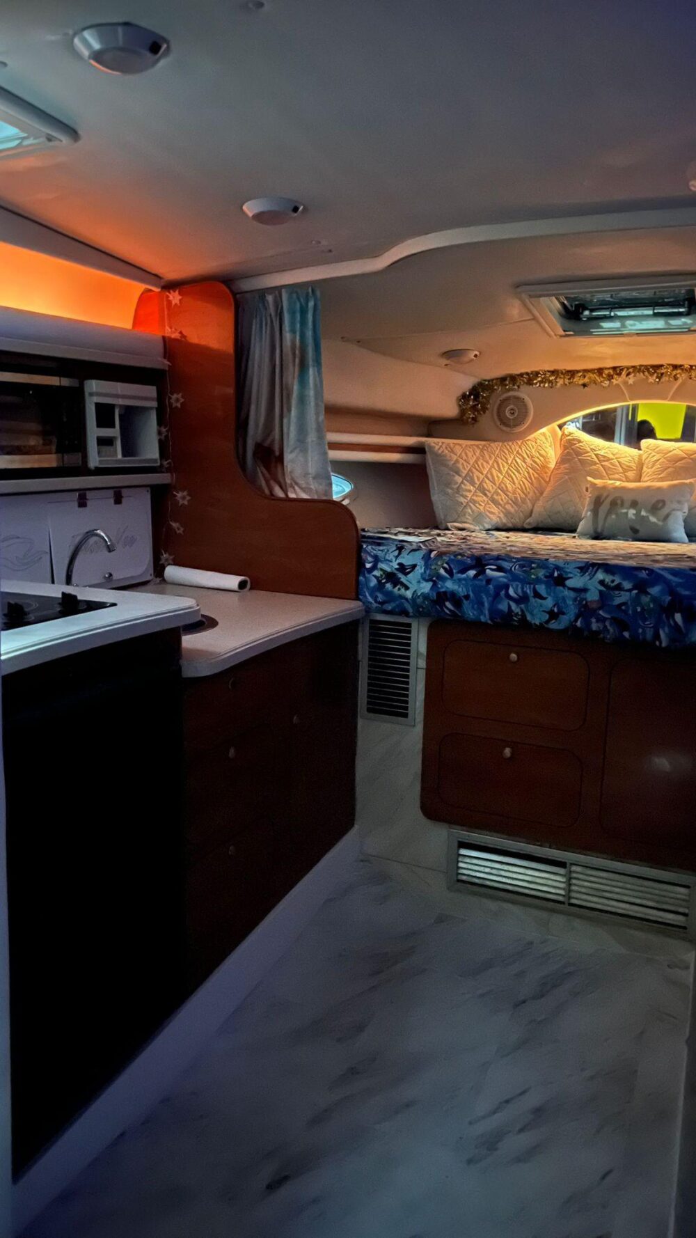 Rinker Fiesta 37ft - When booking 4 hours, you get one free! - Imagen 14