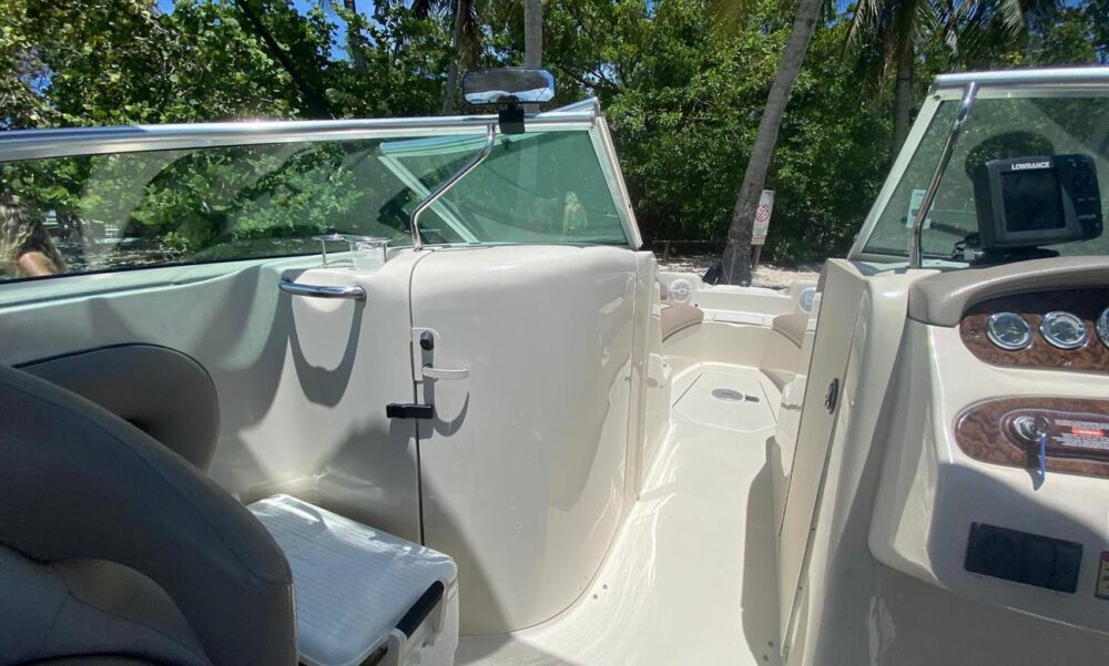 Experience the 26' Sea Ray in Miami! - Image 6