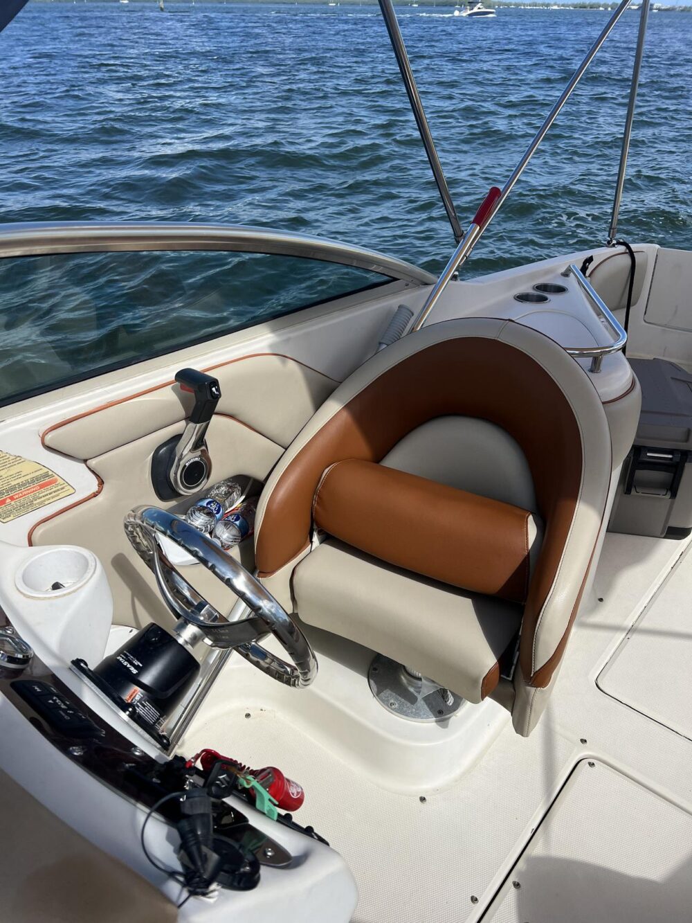 The Best Deal in the Market! Sea Ray Sundeck 26' – Fun at an Unbeatable Price! - Imagen 6
