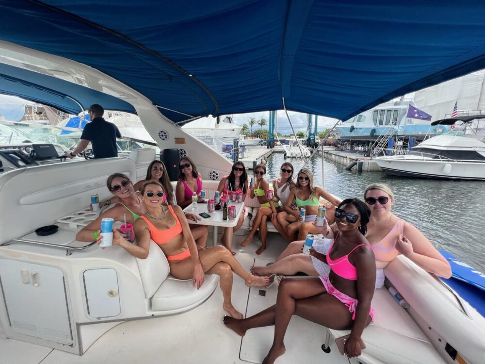 Sea Ray 50' Private Yacht Charter in Miami - Get 1 Hour Free Monday-Thursday - Imagen 3