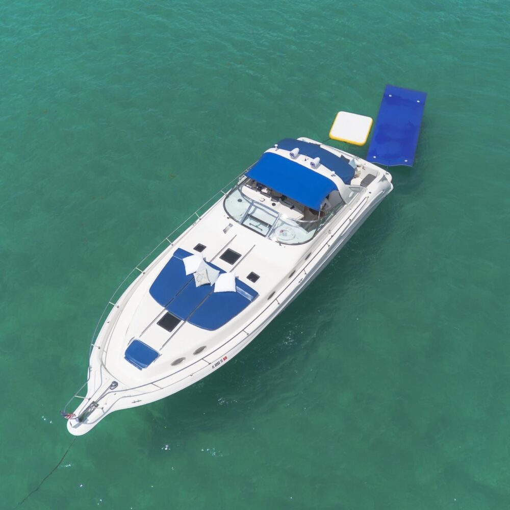 Sea Ray 50' Private Yacht Charter in Miami - Get 1 Hour Free Monday-Thursday - Imagen 2