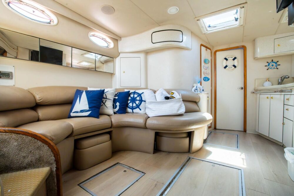 50’ SeaRay Private Yacht Charter — Free Hour & Free Jet Ski Weekday Promos! - Imagen 5