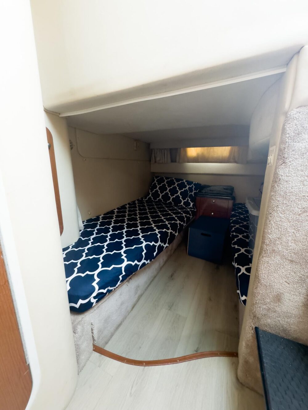 37ft Monterey Yacht | Experience Miami: Big Discounts Available! Inquire Now! - Imagen 17